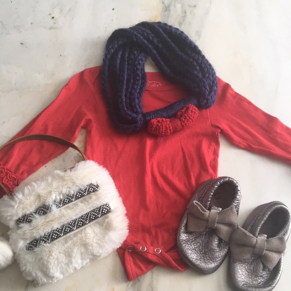 Baby infinity scarf with bow